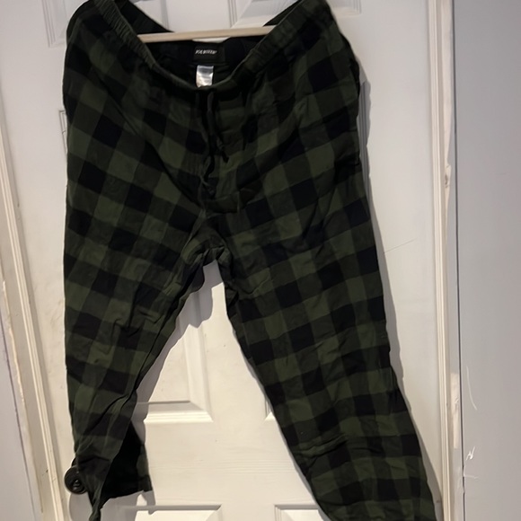 Men’s pajama pants - Picture 2 of 3